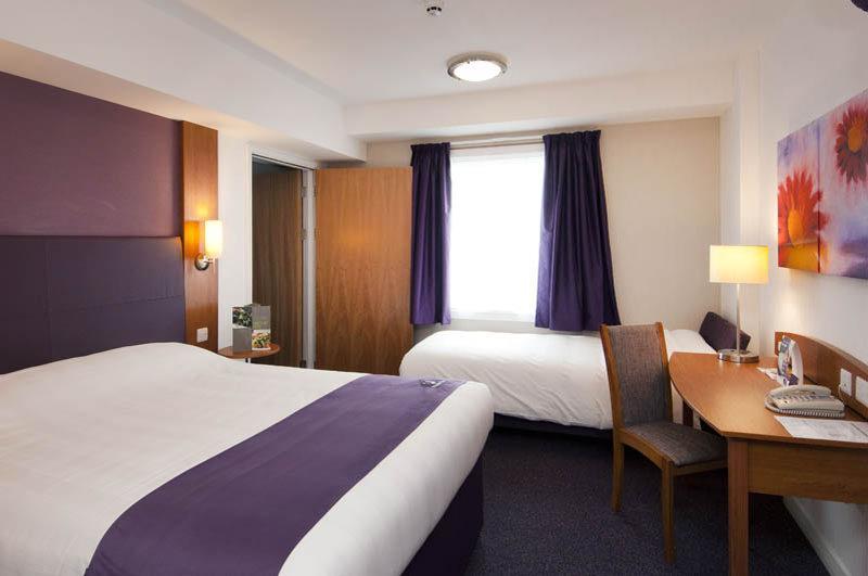 Premier Inn Carrickfergus Eksteriør bilde